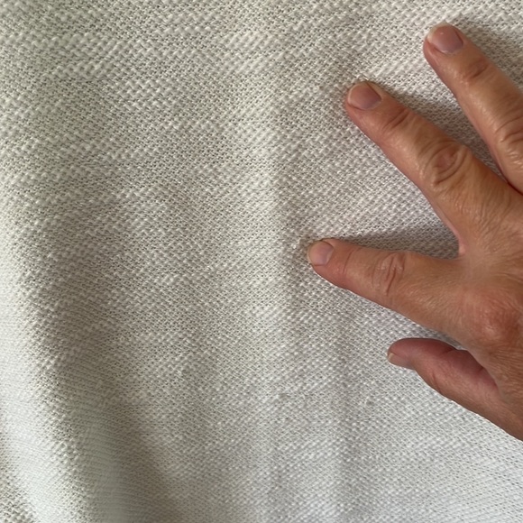 Joan’s New York signature textured white boatneck grommet with tie size Medium - Picture 11 of 11